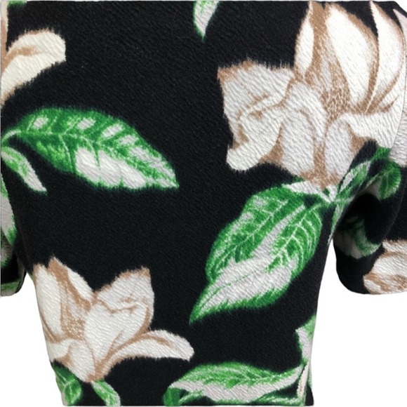 ANTHROPOLOGIE-POSTMARK-FLORAL Side Zip Crop Blouse - Picture 6 of 9